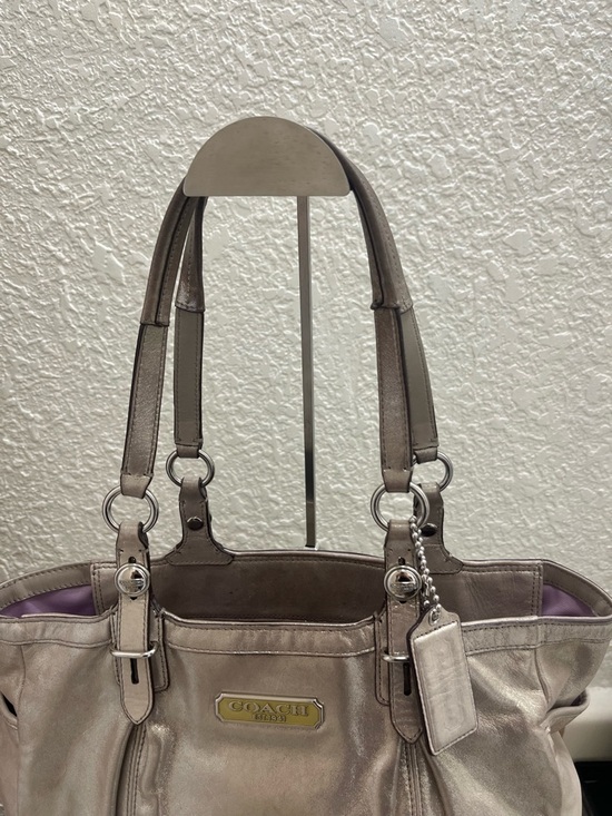 Coach Metallic Gold Leather Tote Bag | Large Shoulder Bag | Lilac Interior - Picture 4 of 15